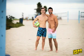 Robbie gets his asshole filled