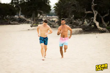 Robbie gets his asshole filled