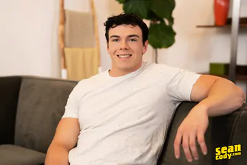 Hunk gets fucked in the ass