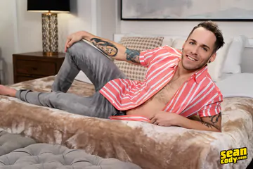 Handsome hunk fucking and cumming