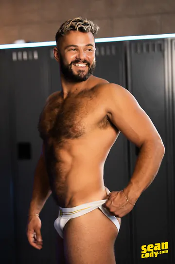 Hunky men fucking in the locker room