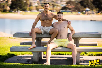 Big guy fucking a smaller one