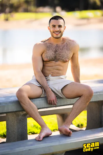 Big guy fucking a smaller one