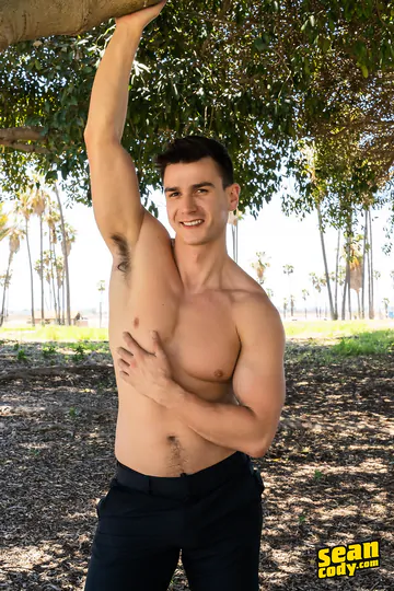 MrDeepVoice wanking his cock