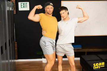 Jock fucking a hunky guy