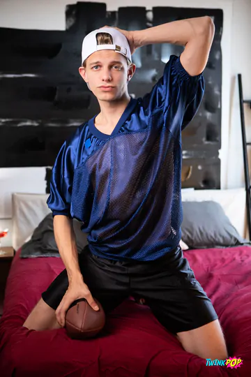 Leo Louis banging a weirdo