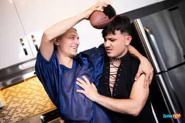 Leo Louis banging a weirdo