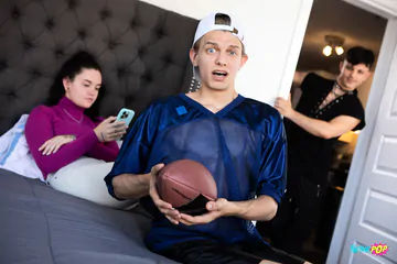 Leo Louis banging a weirdo