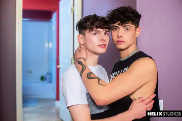 Two hotties sucking and fucking