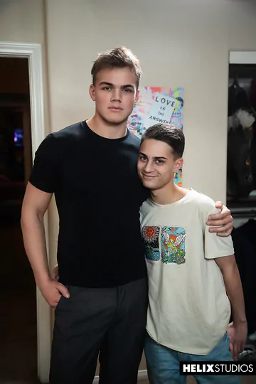 Derek Shaw fucking a small twink