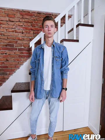 Sexy jock fucking a skinny boy