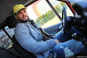 Man in a car gets head