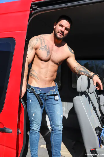 Man in a car gets head