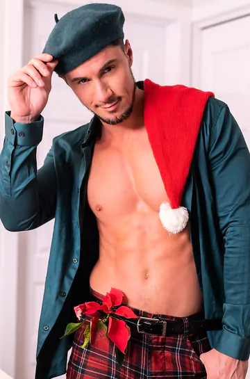 Skyy Knox gets his butt banged