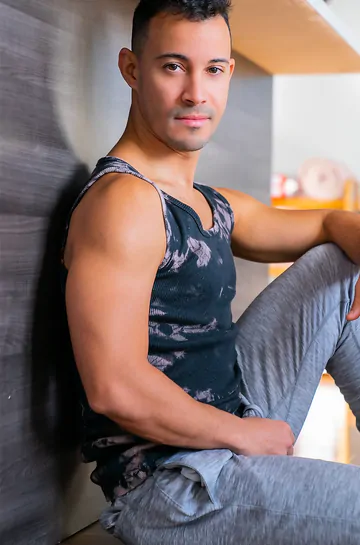 Guy with a pretty nice dick