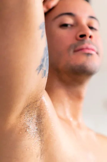 Guy with a pretty nice dick