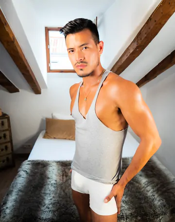 Pretty nice dick on this guy