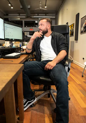 Sir Peter big cock fucks Skyy Knox