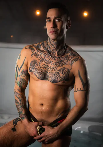 Latinos fucking in a hottub