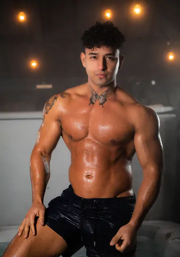 Latinos fucking in a hottub