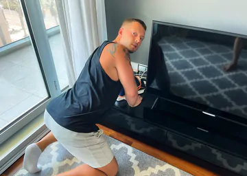 Guy gets his butt fucked