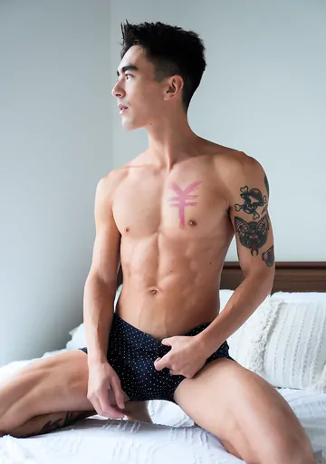 Black guy fucking an Asian