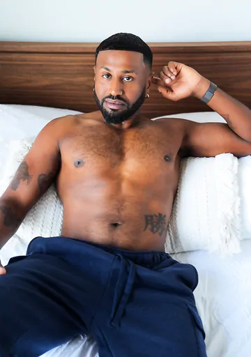 Black guy fucking an Asian