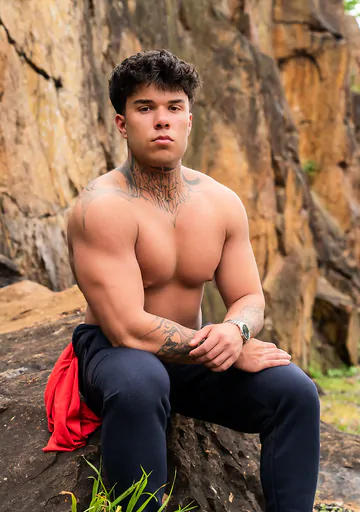 Beefy Latino fucking in a car