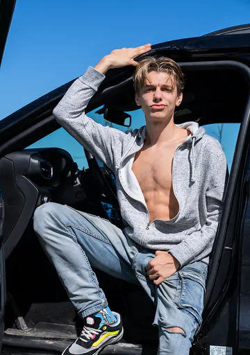 Big dick porn with Leo Louis