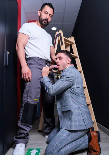 Guy in a suit gets fucked