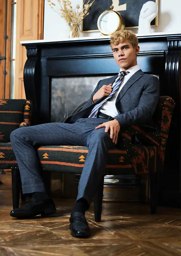 Boy in a suit fucks himself