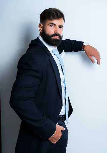 Man with a beard gets fucked