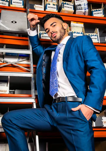 Gays in a warehouse fucking