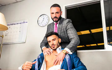 Gays in a warehouse fucking