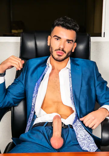 Gays in a warehouse fucking