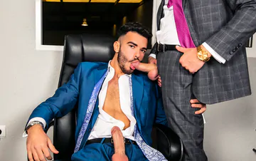 Gays in a warehouse fucking