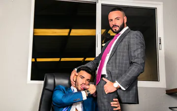 Gays in a warehouse fucking