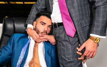 Gays in a warehouse fucking