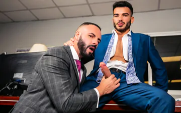 Gays in a warehouse fucking