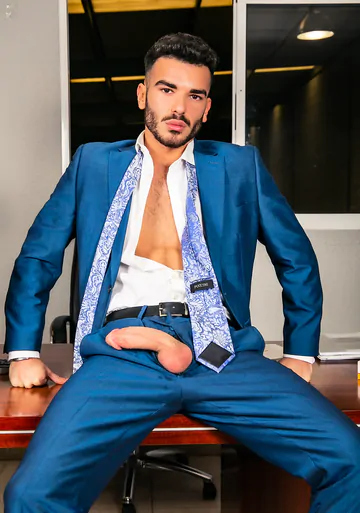 Gays in a warehouse fucking