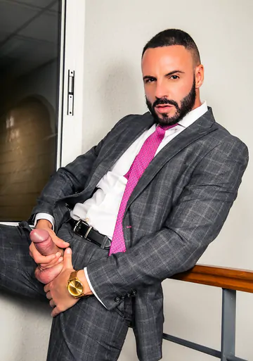 Gays in a warehouse fucking