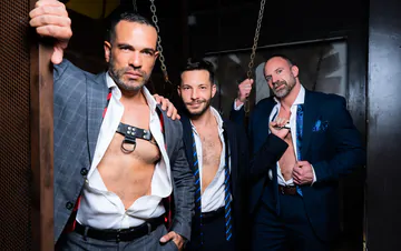 Kinky men having a threesome