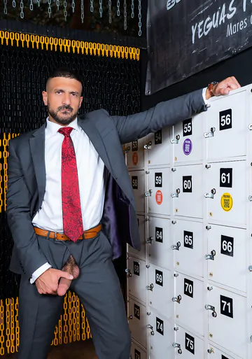 Kinky gay men having sex