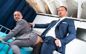 Johnny Donovan fucking a guy