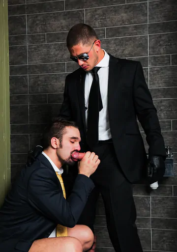 Gays in a restroom fucking