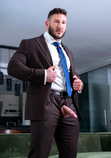 Big man gets fucked in the ass