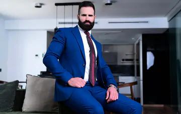 Big man gets fucked in the ass