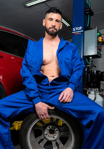 Mechanic fucking the boss