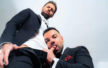 Man gets his hairy ass fucked