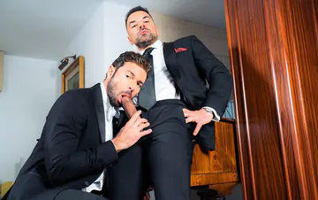 Man gets his hairy ass fucked